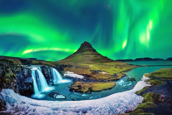 Iceland planetware kirkjufell